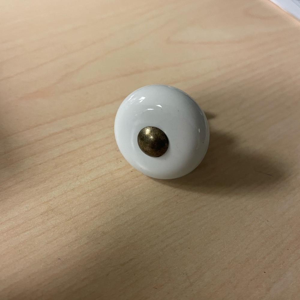 Cabinet or Drawer Knobs pkg of 2 NWT